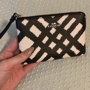 Coach New York Black and white clutch wristlet